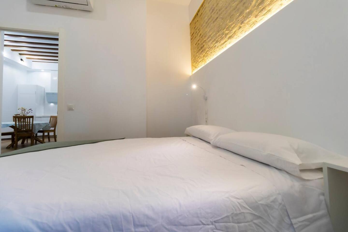 Apartamentos La Cruz Verde Cadiz Bilik gambar