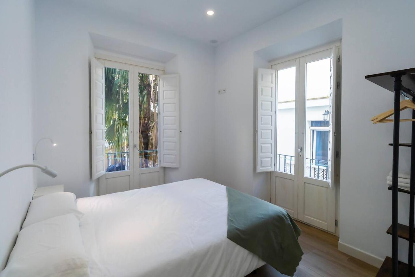 Apartamentos La Cruz Verde Cadiz Bilik gambar