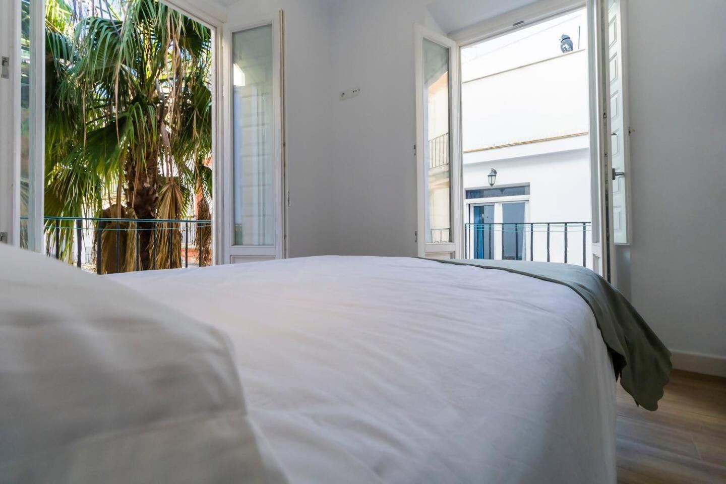 Apartamentos La Cruz Verde Cadiz Bilik gambar